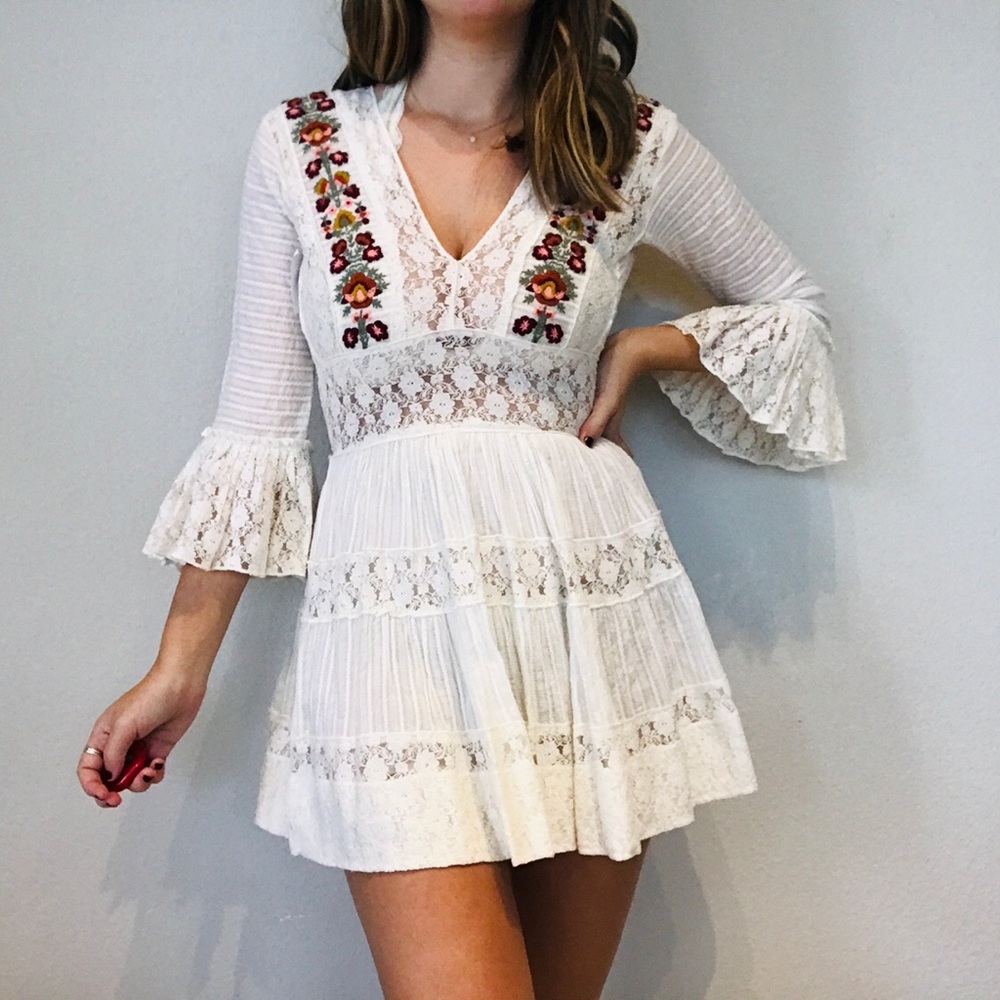 ❤️Free People one lace boho embroidered mini dress - Picture 2 of 8